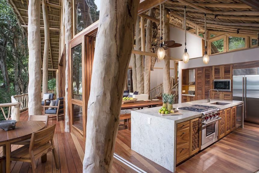 Why Luxury Hotel Lobbies Are Being Replaced by Private Treehouses (And It’s Trending) image 122 Velvet Voyage