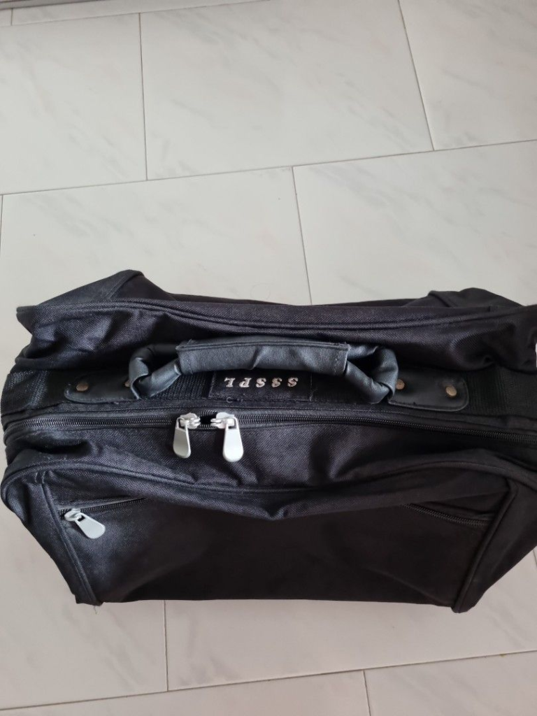 Bag‑Free Travel Is Exploding on TikTok — Here’s How to Pull It Off image 36 Velvet Voyage